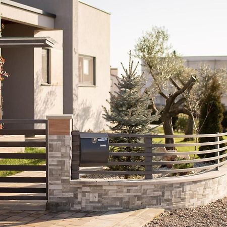 Villa Lily Galižana 외부 사진