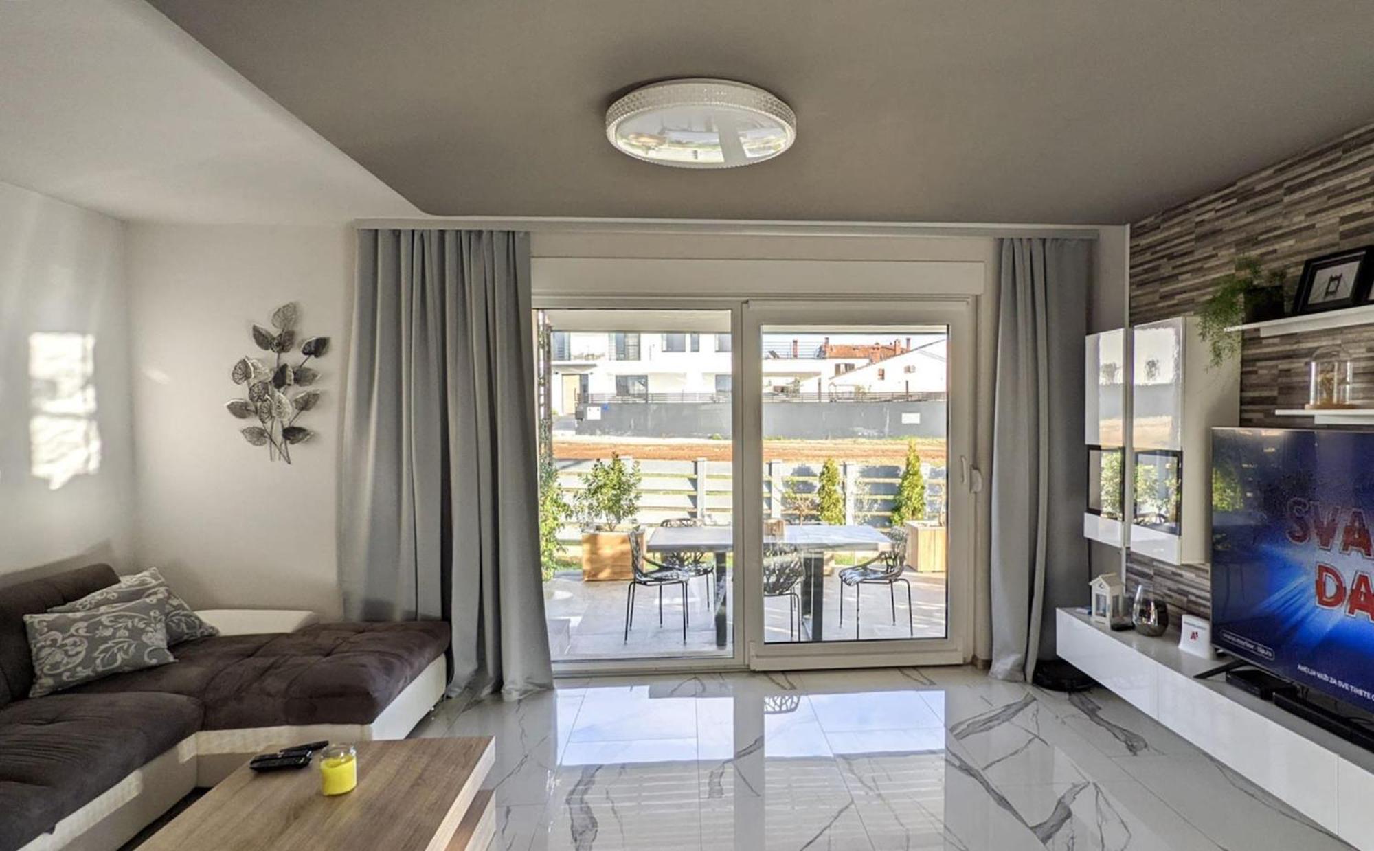 Villa Lily Galižana 외부 사진